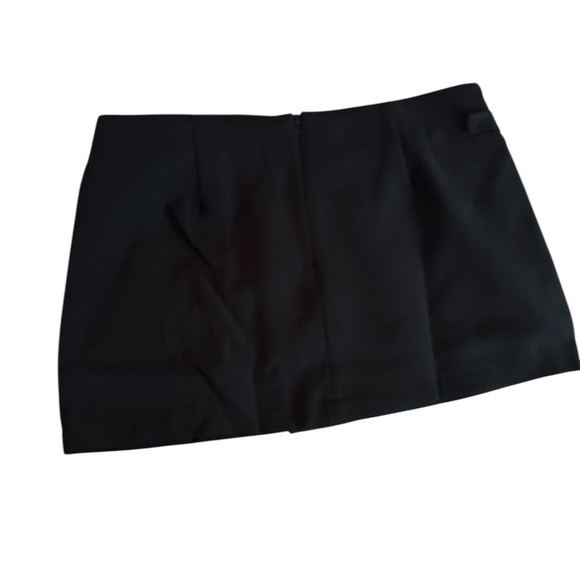 Emerson Lang Young Contemporary Black Buckle Belt Mini Skirt Size XL NWT - Picture 4 of 17